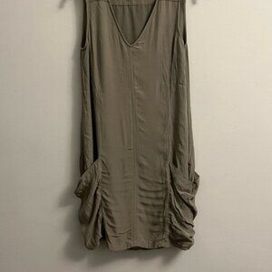 Paris Sleeveless Laurel Dress Sage Green Oversize Pockets